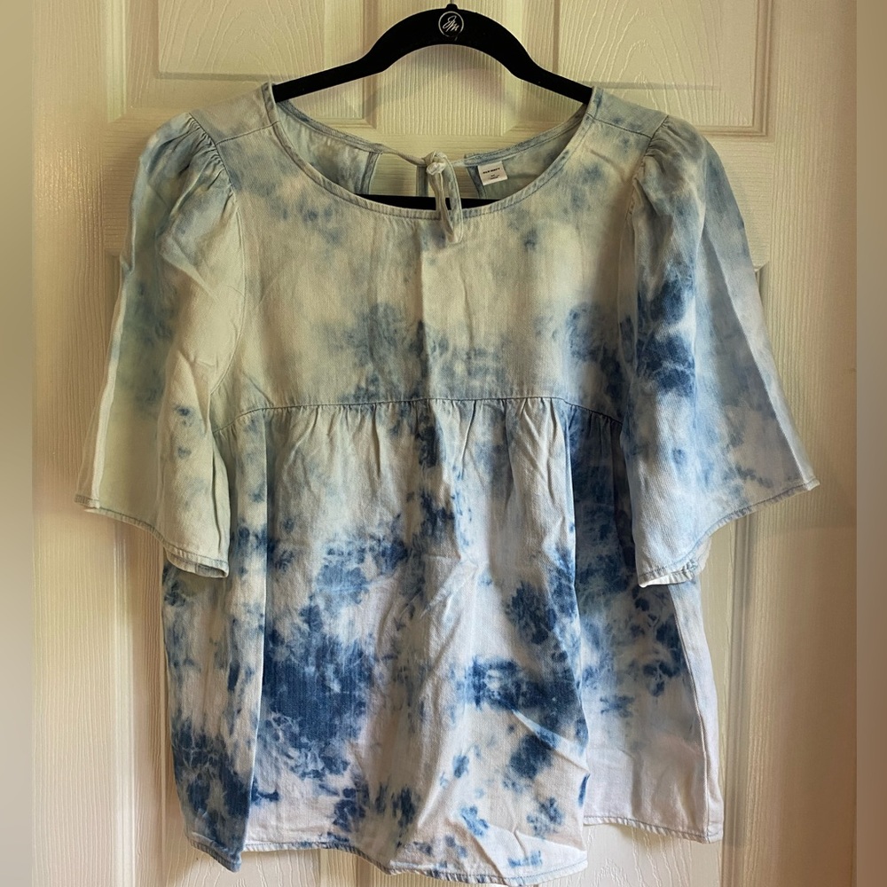 Old Navy Acid Wash Top, Size Medium